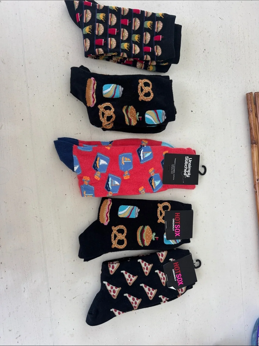 Hot Sox unisex Novelty Food/Fun Pattern Socks - Black & Red, Pink Blue